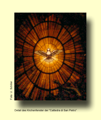 Taube im Kirchenfenster der "Cattedra di San Pietro"